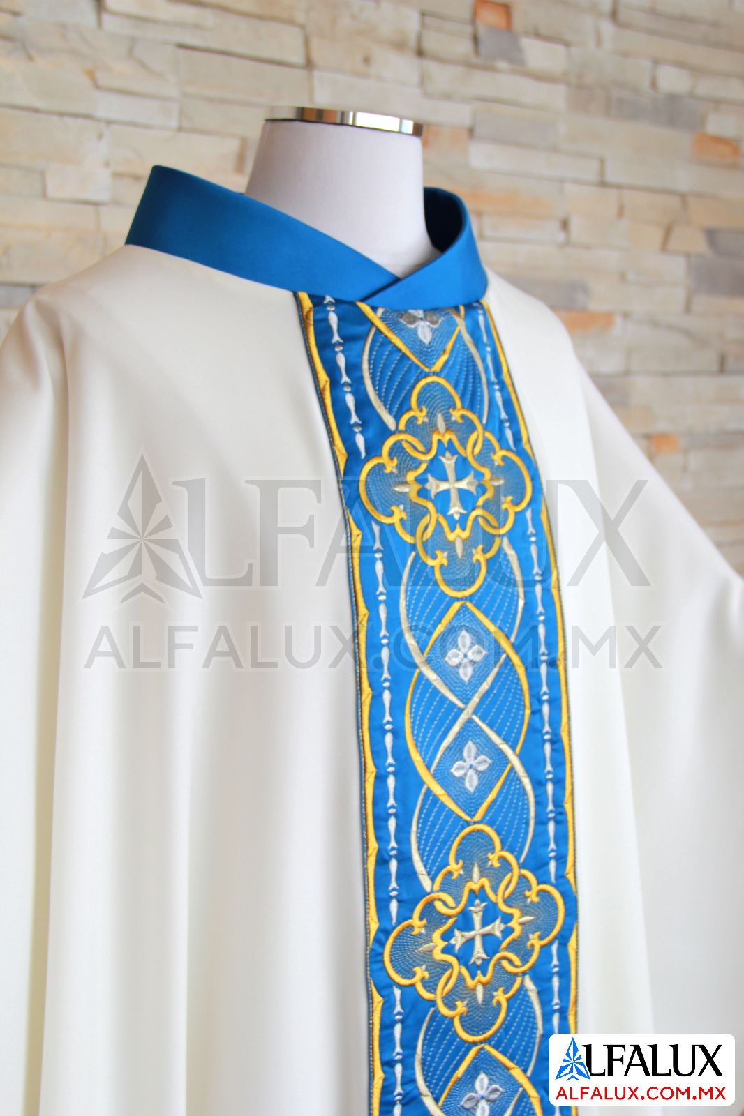 02 ROYAL  Casulla Alfalux Blanco Azul Rey 30 (3)